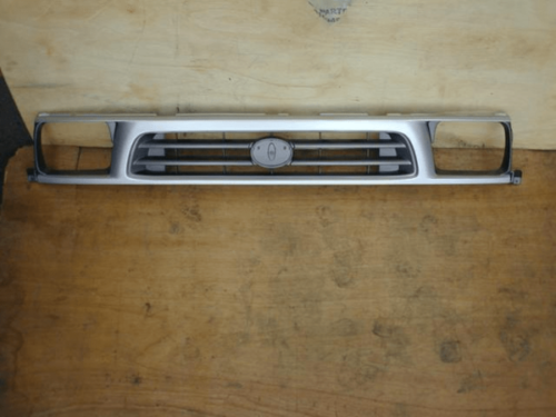 FRONT GRILLE FOR TOYOTA HILUX RN147 - Parts City Australia